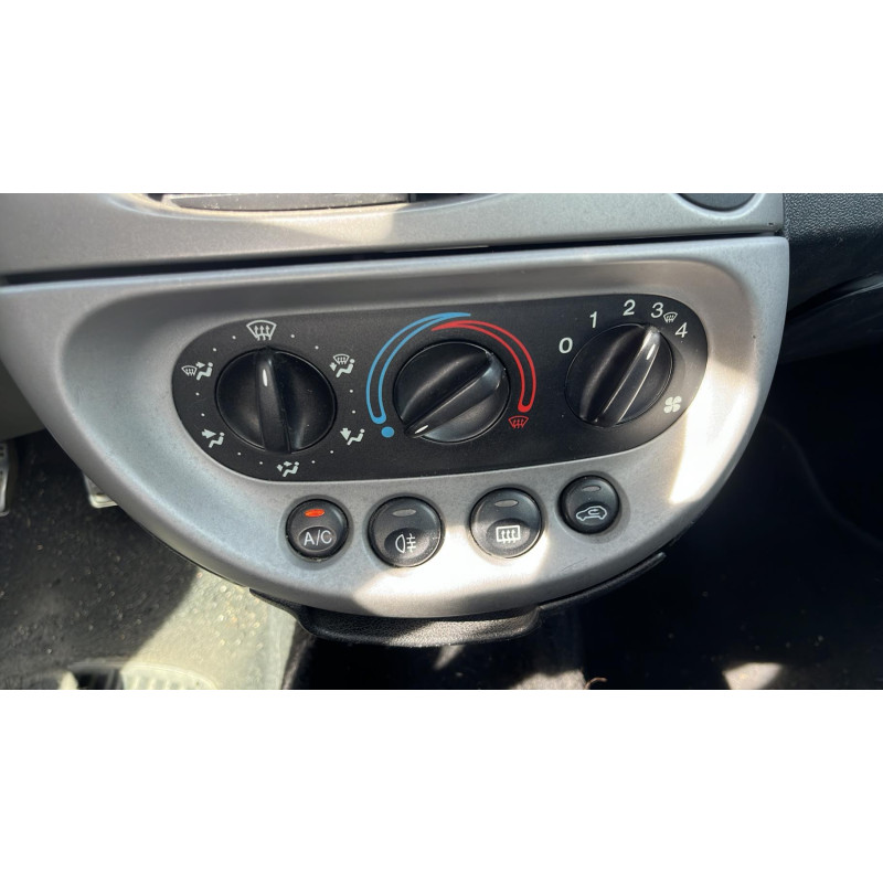 Vitre avant droit FORD KA 1 Photo n°6