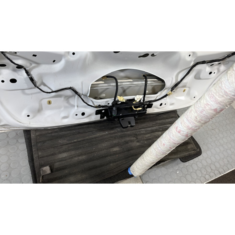 Malle/Hayon arriere PEUGEOT 208 1 Photo n°10