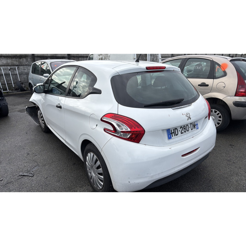Malle/Hayon arriere PEUGEOT 208 1 Photo n°15
