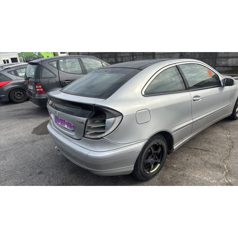 Aile avant droit MERCEDES CLASSE C 203 COUPE SPORT Photo n°9