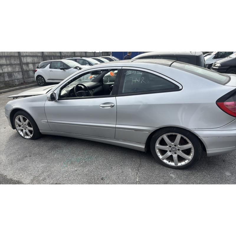 Aile avant droit MERCEDES CLASSE C 203 COUPE SPORT Photo n°12