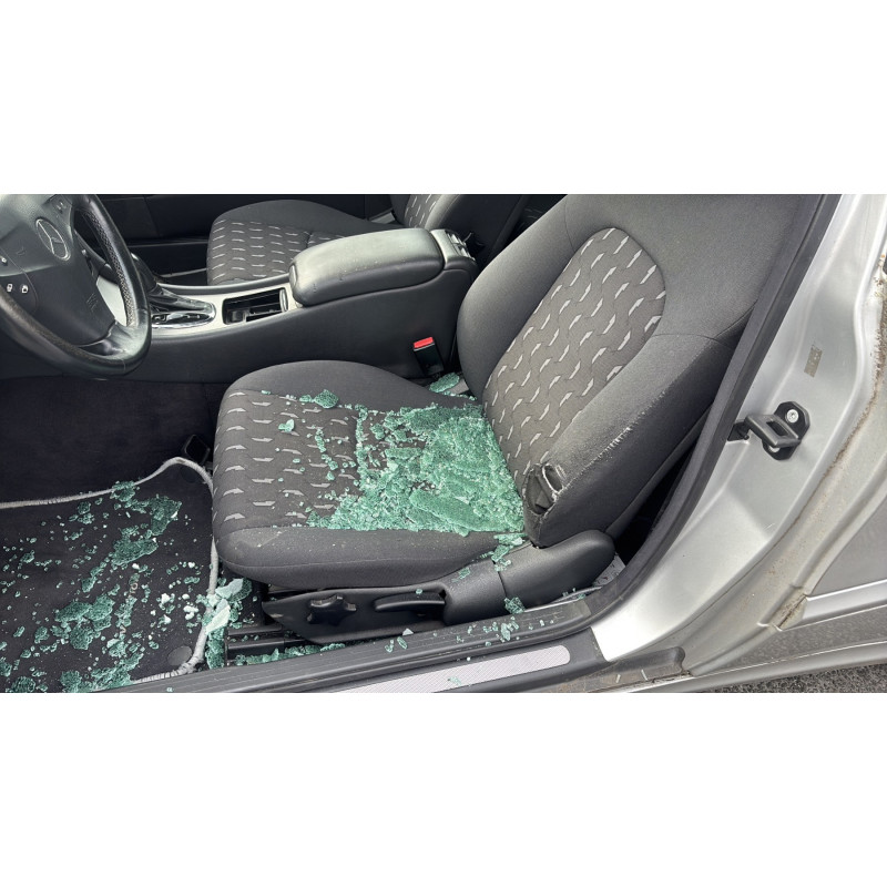 Aile avant droit MERCEDES CLASSE C 203 COUPE SPORT Photo n°17