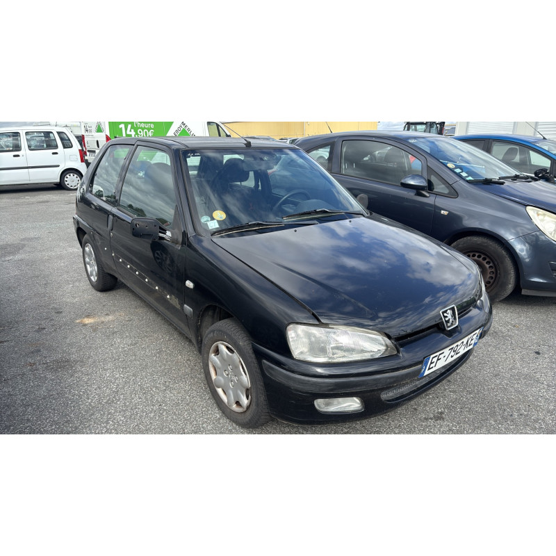 Pare choc avant PEUGEOT 106 Photo n°12