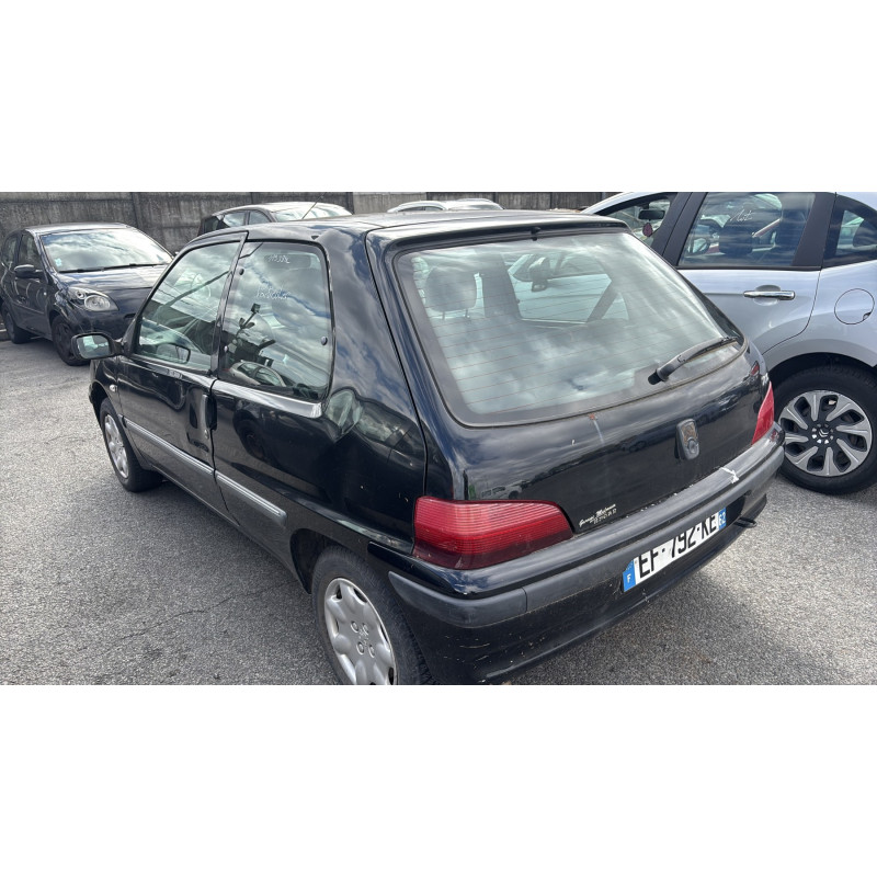 Pare choc avant PEUGEOT 106 Photo n°14
