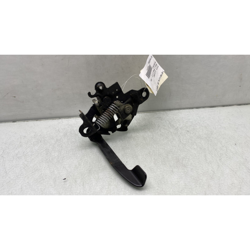 Fermeture de capot TOYOTA YARIS 3 Photo n°4