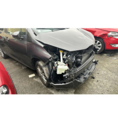 Fermeture de capot TOYOTA YARIS 3