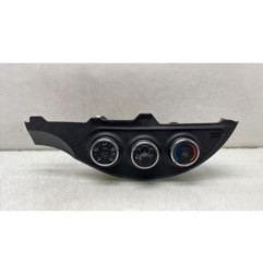 Commande chauffage TOYOTA YARIS 3 Photo n°1