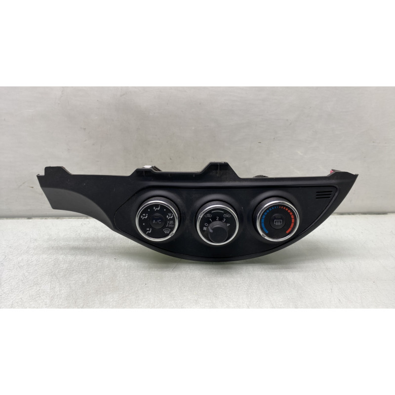 Commande chauffage TOYOTA YARIS 3 Photo n°1