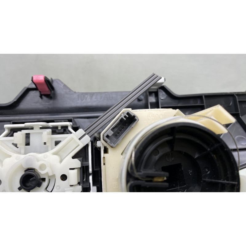 Commande chauffage TOYOTA YARIS 3 Photo n°8