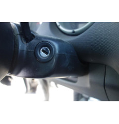 Etrier avant gauche (freinage) VOLKSWAGEN POLO 3