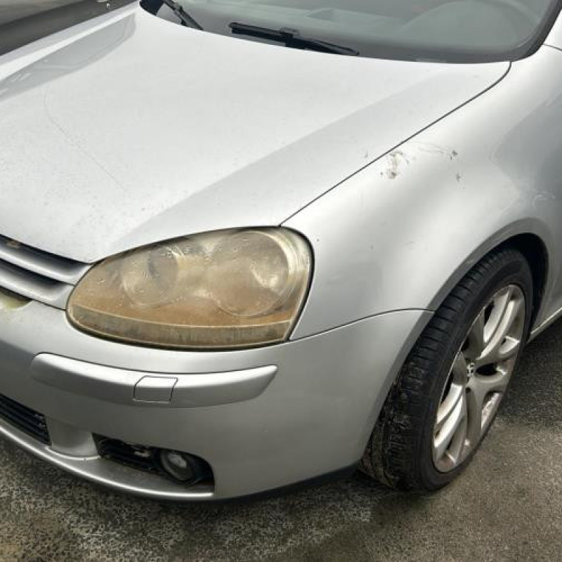 Feu arriere secondaire gauche (feux) VOLKSWAGEN GOLF 5 Photo n°6