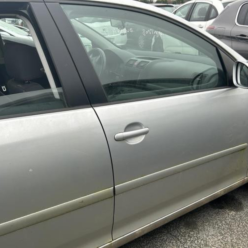Feu arriere secondaire gauche (feux) VOLKSWAGEN GOLF 5 Photo n°13