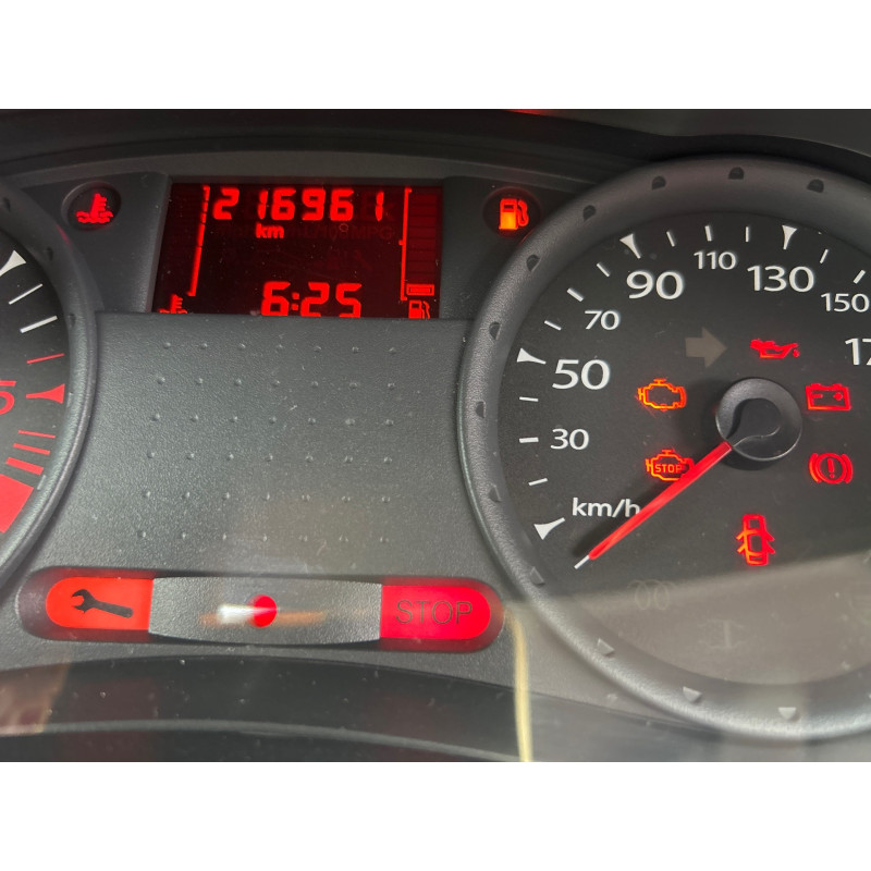 RENAULT CLIO 3 PHASE 2 1.5 DCI - 8V TURBO Photo n°1