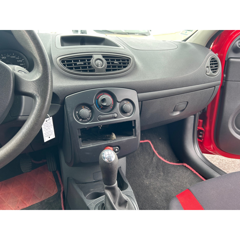 RENAULT CLIO 3 PHASE 2 1.5 DCI - 8V TURBO Photo n°3