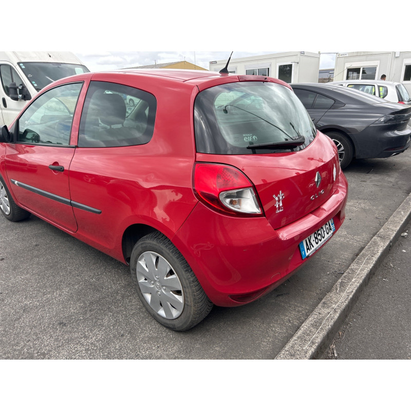 RENAULT CLIO 3 PHASE 2 1.5 DCI - 8V TURBO Photo n°5