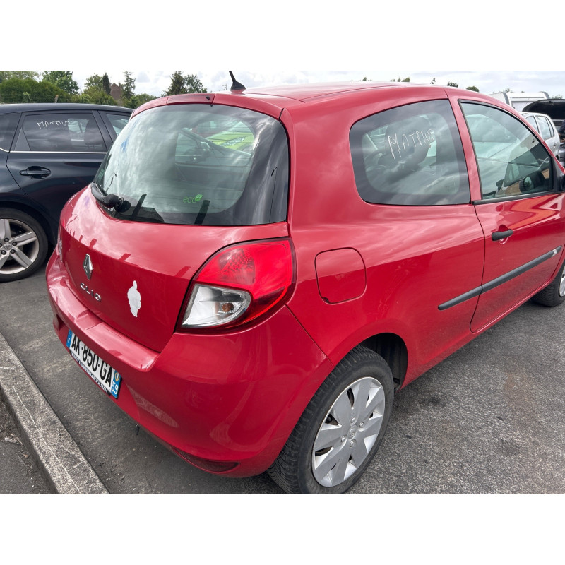 RENAULT CLIO 3 PHASE 2 1.5 DCI - 8V TURBO Photo n°6