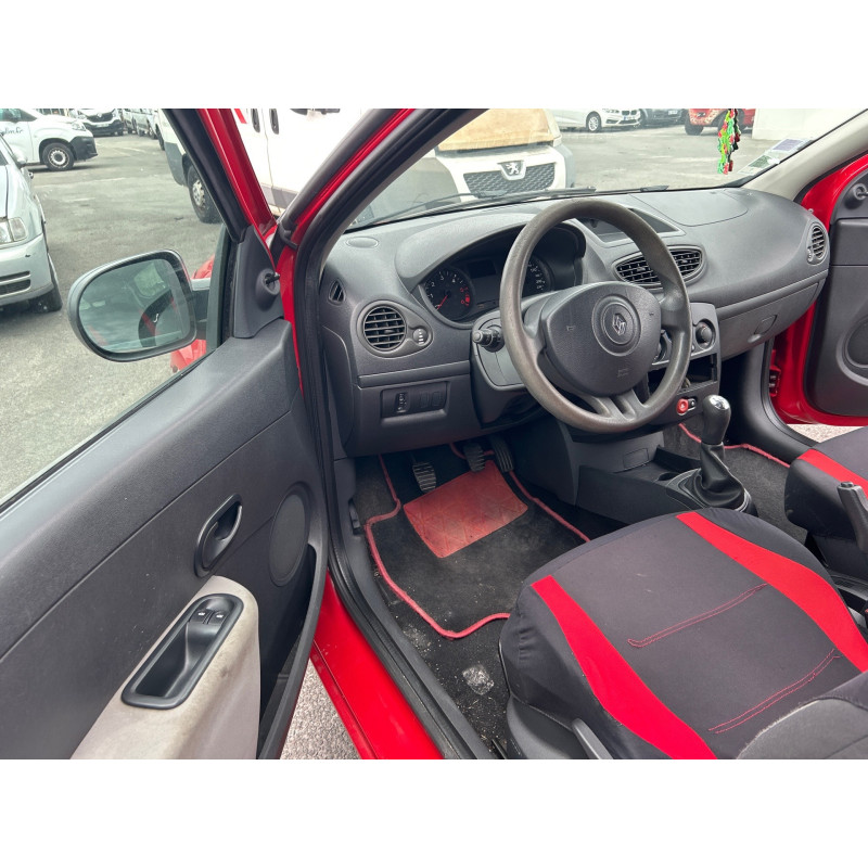 RENAULT CLIO 3 PHASE 2 1.5 DCI - 8V TURBO Photo n°11