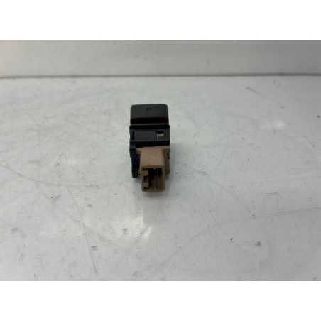 Bouton de warning NISSAN NOTE 2