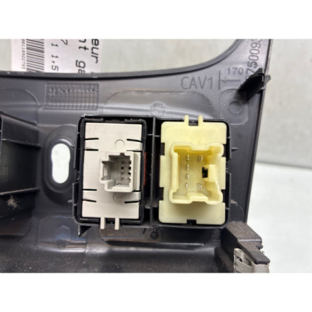 Interrupteur de leve vitre avant gauche DACIA SANDERO 2