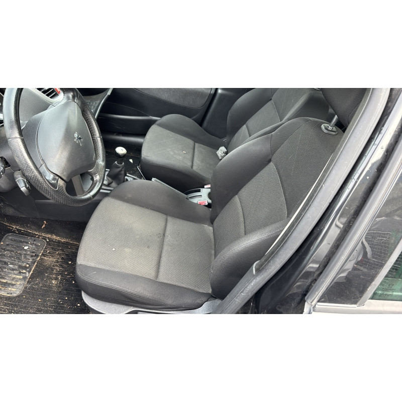 Crochet de remorquage PEUGEOT 207 Photo n°15