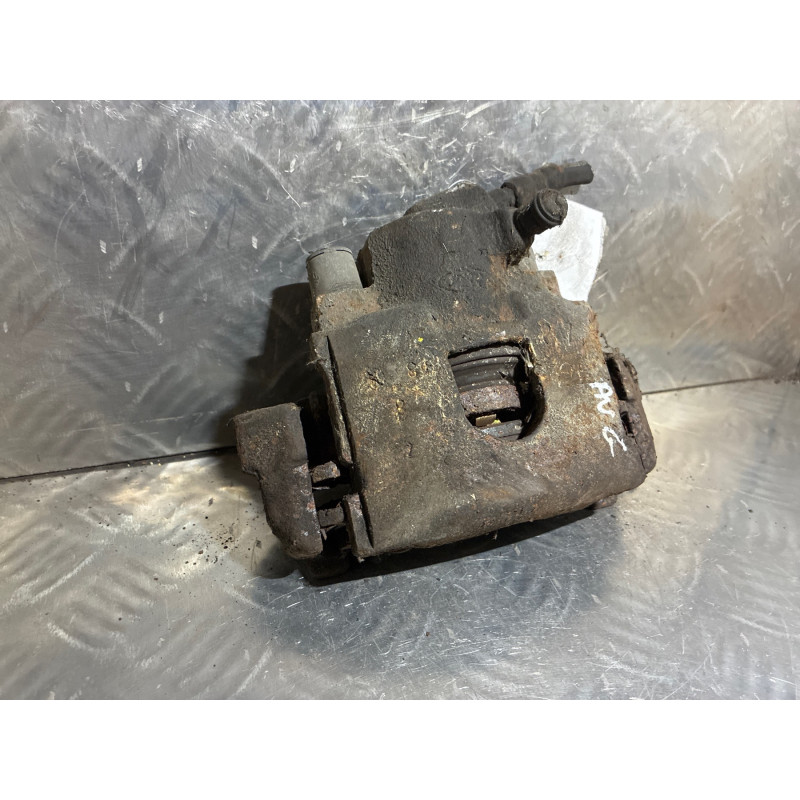 Etrier avant gauche (freinage) MAZDA 121 3 Photo n°2