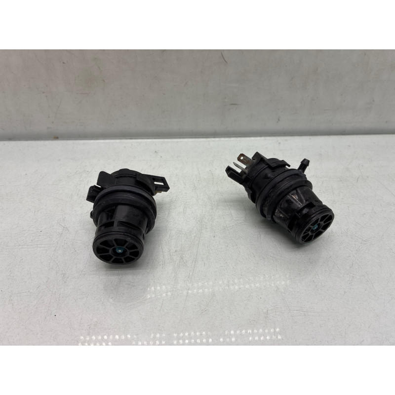 Pompe lave glace avant DAIHATSU SIRION 2 Photo n°1