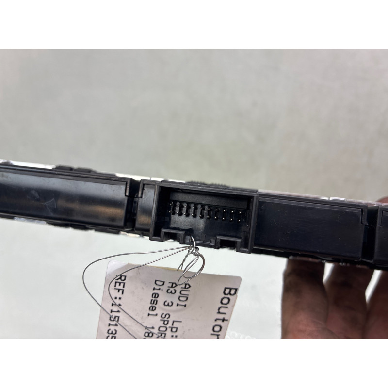 Bouton de warning AUDI A3 3 Photo n°4