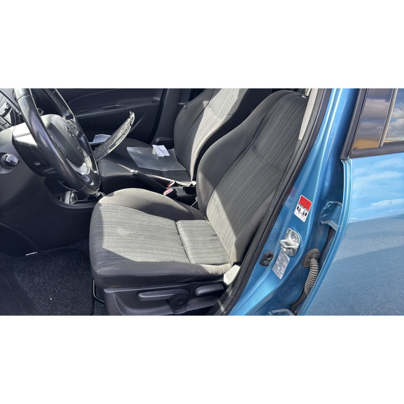 Interrupteur de leve vitre avant droit SUZUKI SWIFT 4 Photo n°17