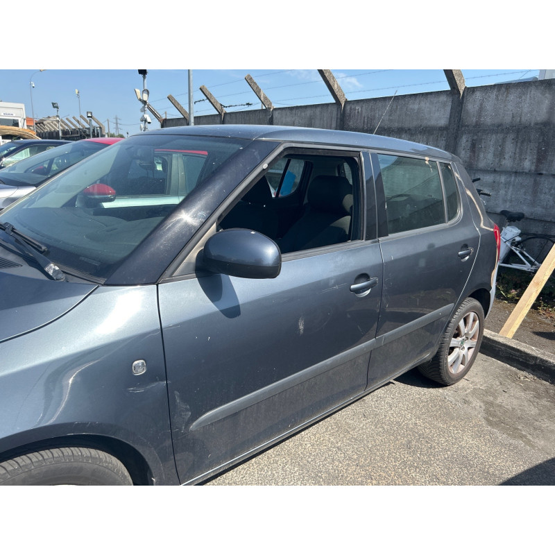 SKODA FABIA 2 PHASE 2 1.6 TDI - 16V TURBO Photo n°8