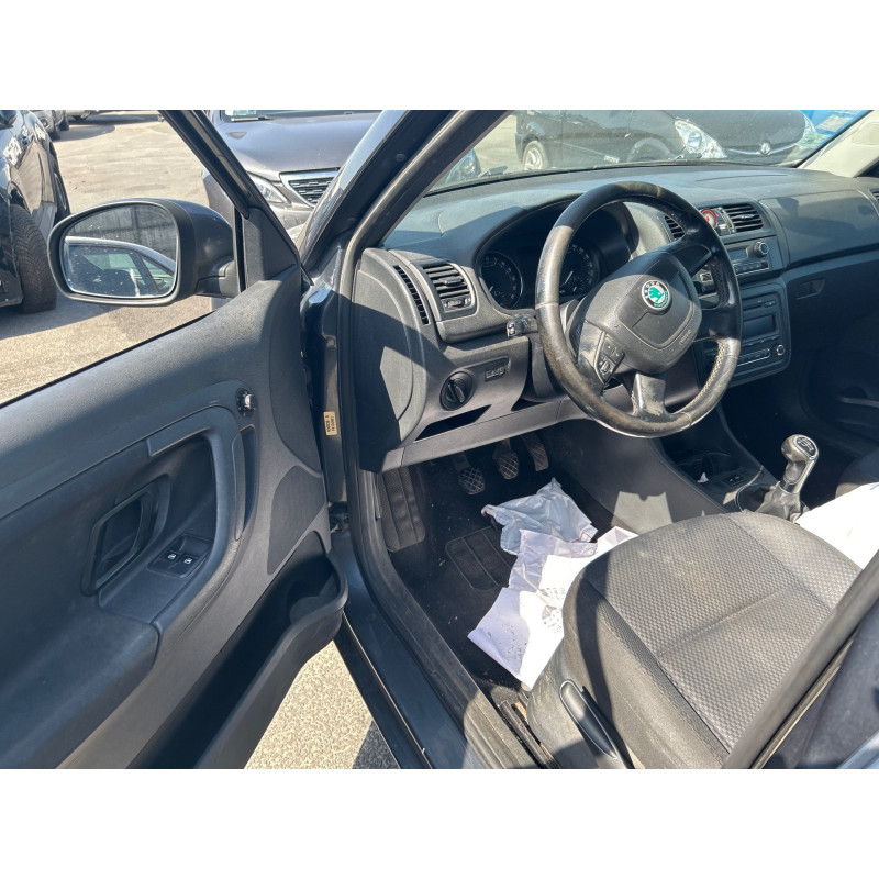 SKODA FABIA 2 PHASE 2 1.6 TDI - 16V TURBO Photo n°11