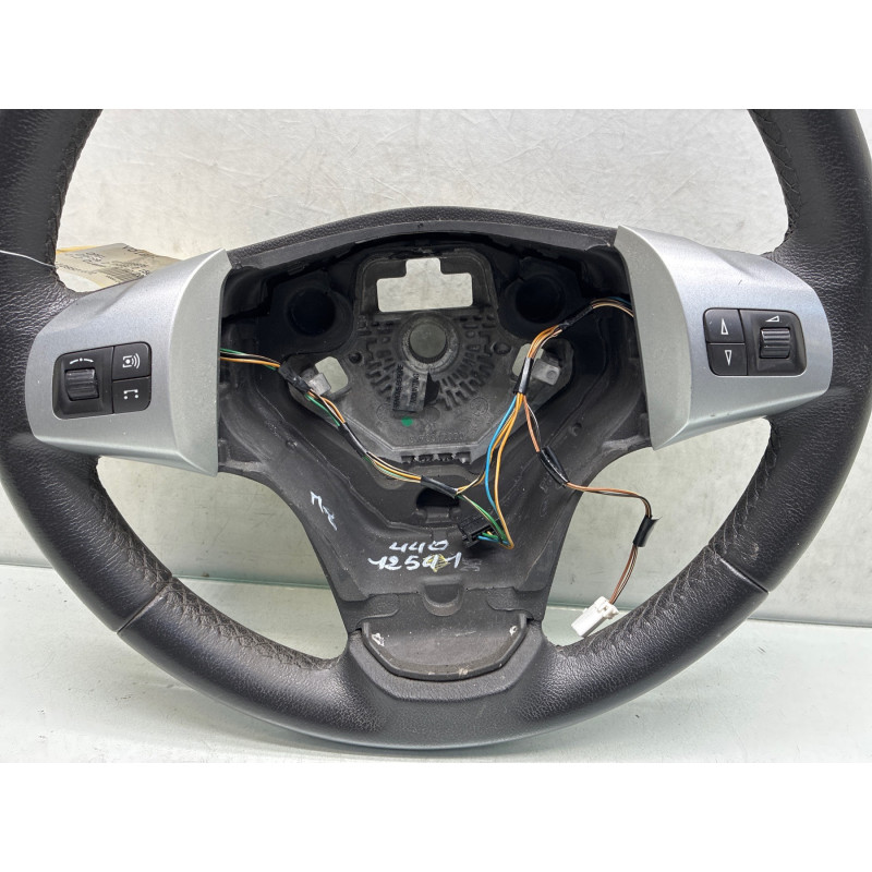 Volant OPEL CORSA D Photo n°4