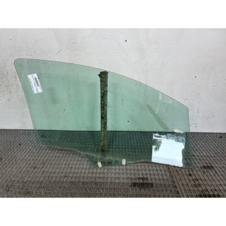 Vitre avant gauche PEUGEOT 207