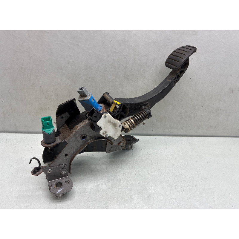 Pedale d'embrayage RENAULT GRAND SCENIC 3 Photo n°1