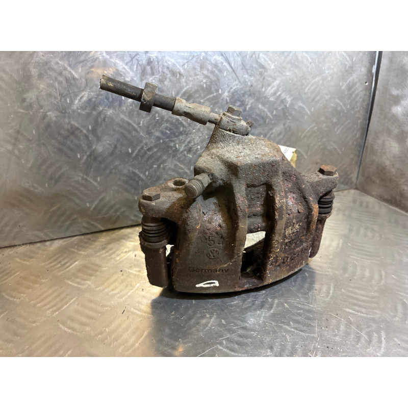 Etrier avant droit (freinage) VOLKSWAGEN POLO 3 Photo n°1