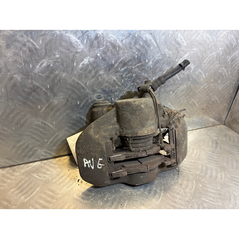 Etrier avant gauche (freinage) RENAULT R9 Photo n°3