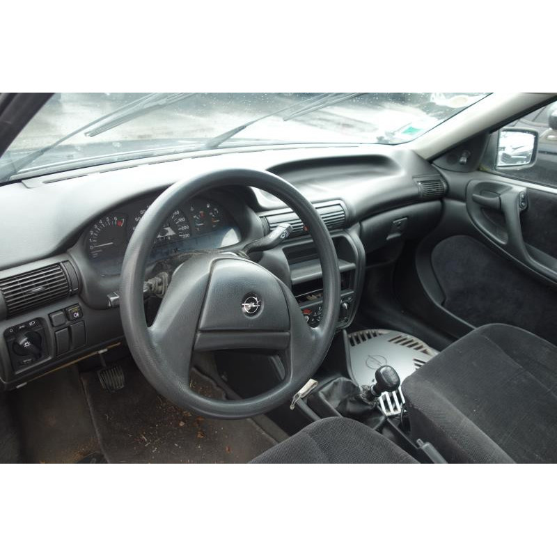 Etrier avant gauche (freinage) OPEL ASTRA F Photo n°8