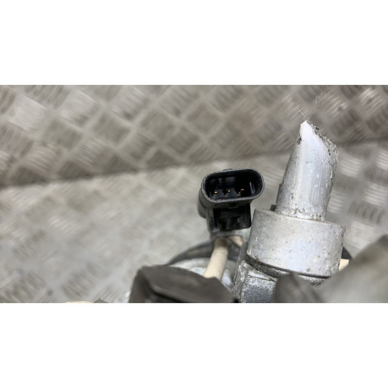Compresseur clim MERCEDES CLASSE A 176 Photo n°3