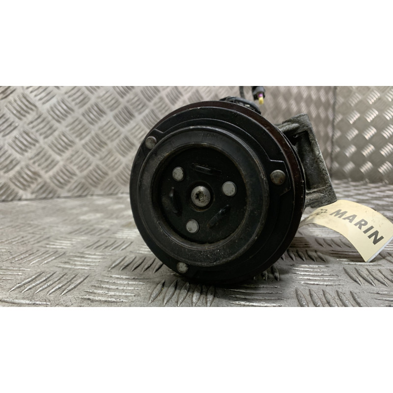 Compresseur clim OPEL ASTRA J Photo n°3
