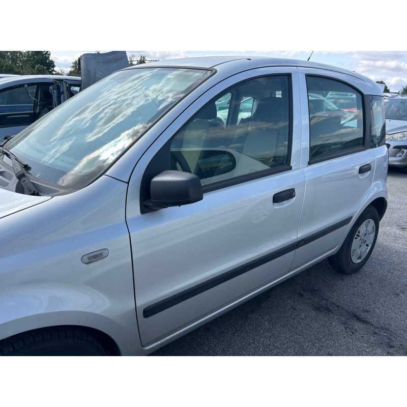 FIAT PANDA 2 PHASE 1 1.2i - 8V Photo n°5