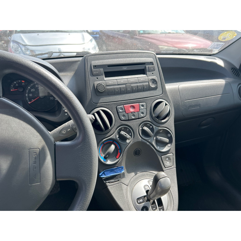 FIAT PANDA 2 PHASE 1 1.2i - 8V Photo n°16