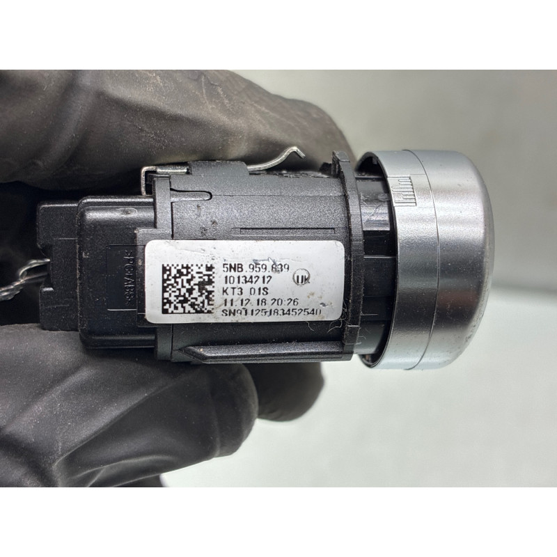 Bouton de demarrage VOLKSWAGEN TIGUAN 2 Photo n°4
