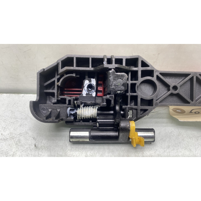 Poignee porte avant droit HYUNDAI I 10 2 Photo n°3