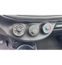 Poignee porte arriere gauche TOYOTA YARIS 3