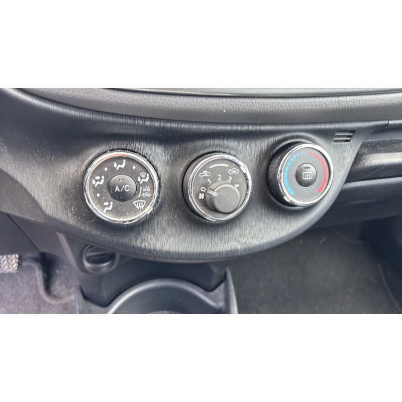 Poignee porte arriere gauche TOYOTA YARIS 3 Photo n°20