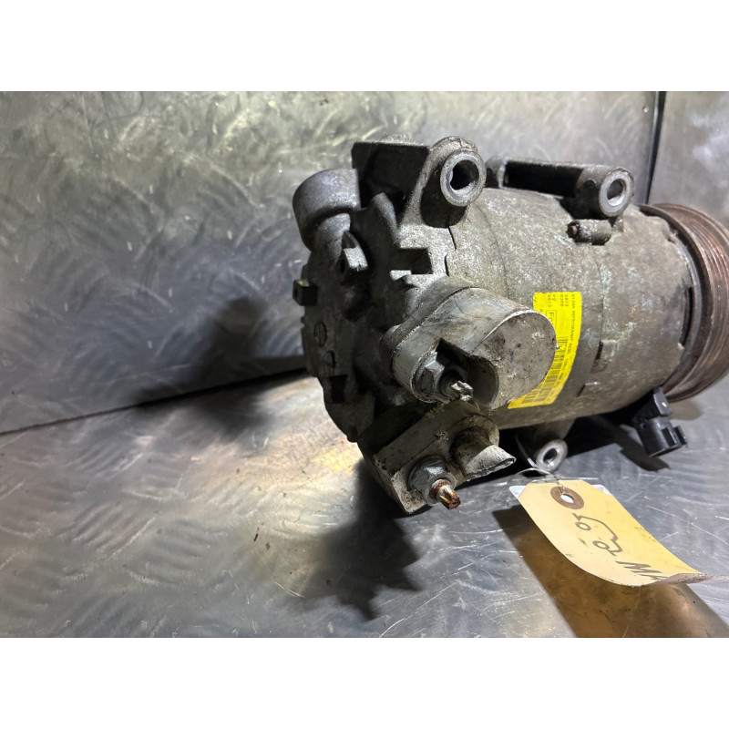 Compresseur clim FORD FIESTA 6 Photo n°4