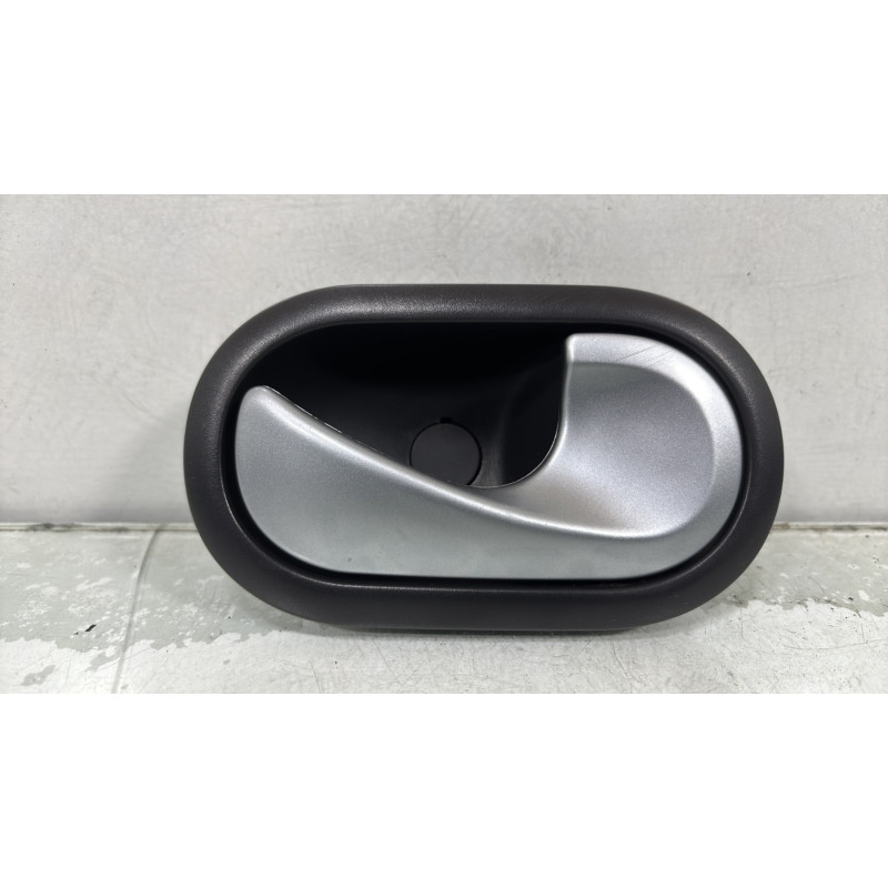 Poignee interieur arriere droit RENAULT CLIO 3 Photo n°1