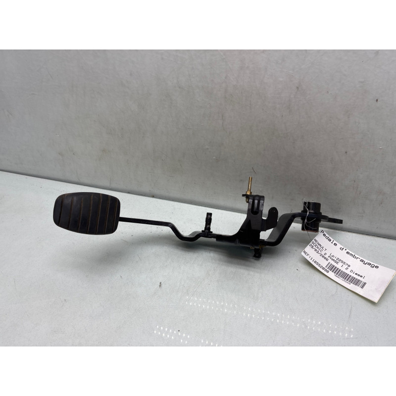 Pedale d'embrayage RENAULT SCENIC 2 Photo n°1