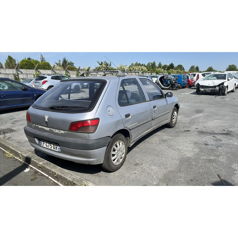 Poignee porte avant droit PEUGEOT 306 Photo n°16