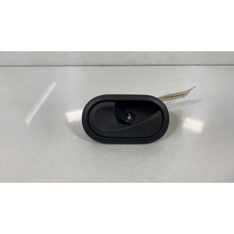 Poignee interieur arriere gauche RENAULT CLIO 3 Photo n°1