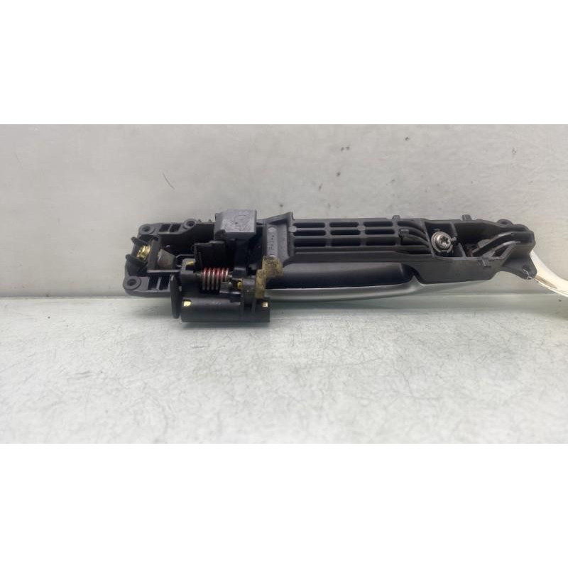 Poignee porte avant droit SUZUKI SWIFT 3 Photo n°3